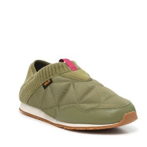 Urban Outfitters Teva Slip-On Sneakers (size 8)